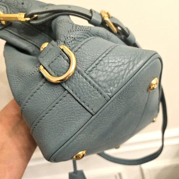 Louis Vuitton Mahina Cirrus PM Tote in Blue – Strap, Lock & Key, Dustbag, COA - Picture 13 of 16